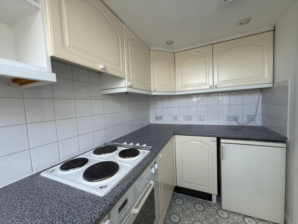 Images for Flat D The Broadway, Friern Barnet Road, London, N11