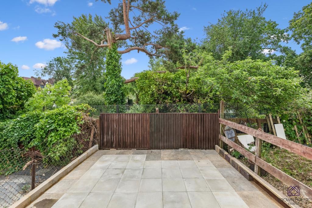 Images for Cardrew Close,  London, N12